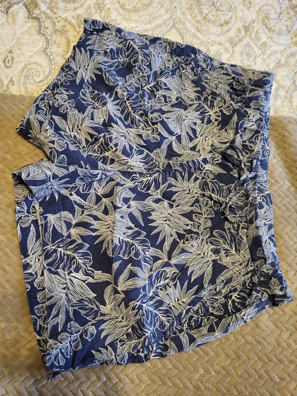 Briggs New York Navy Blue Floral Print Women’s Shorts